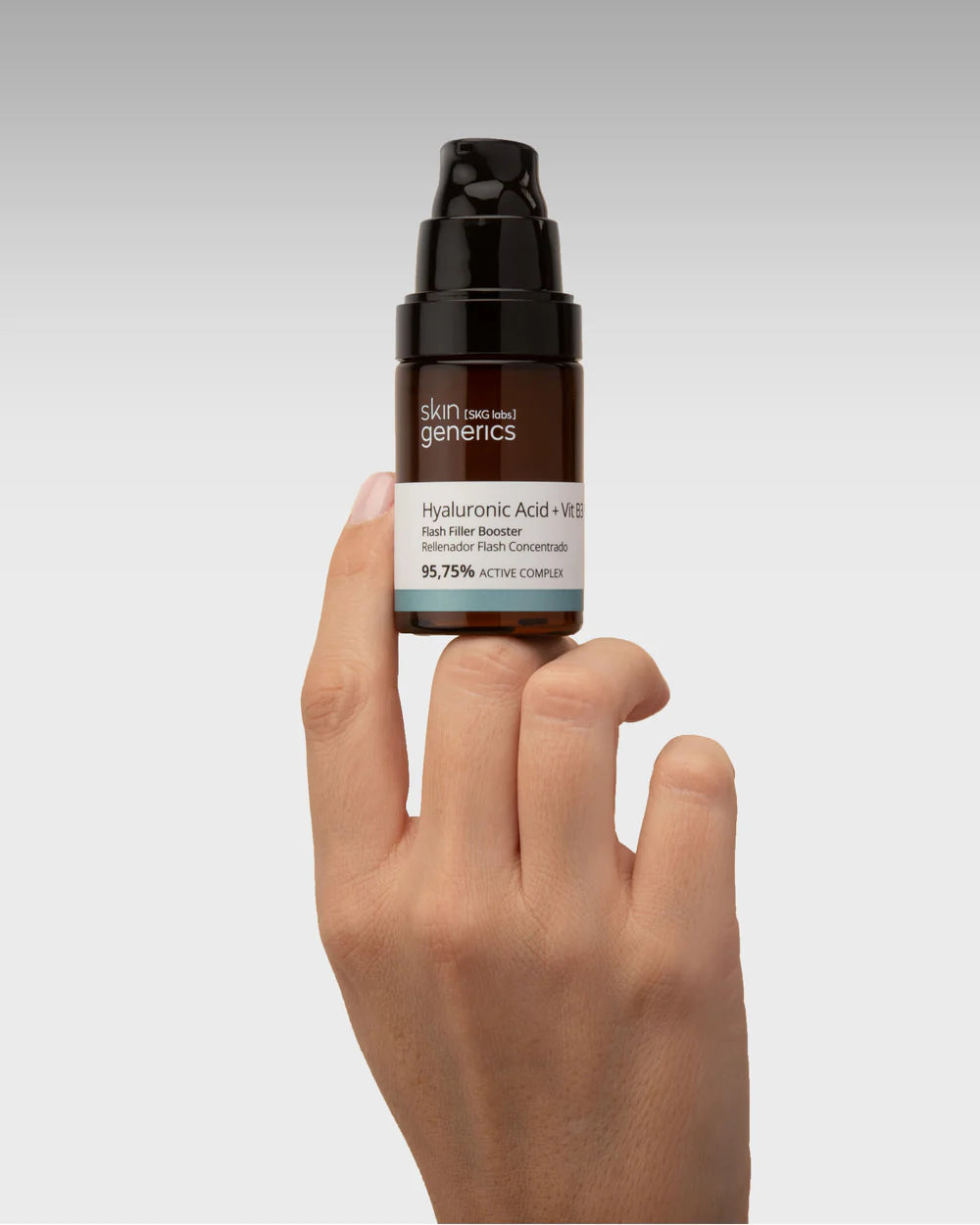 Feuchtigkeits-Booster mit Hyaluronsäure + VitB3 Skin Generics