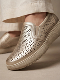 Zapato troquelado polipiel dorado